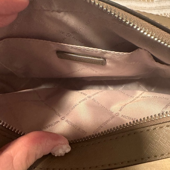Michael Kors Beige Crossbody Bag with Chain Detail - Picture 2 of 2